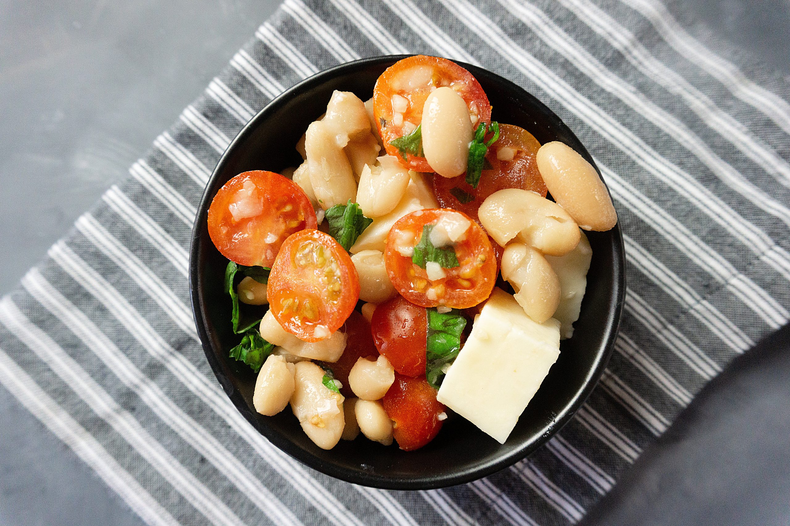 Caprese Garlic Bean Salad Mixin Mamas